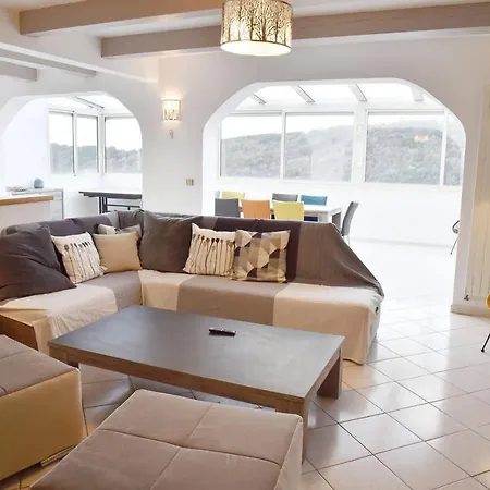 Le Clos Des Chenes Vila Calenzana