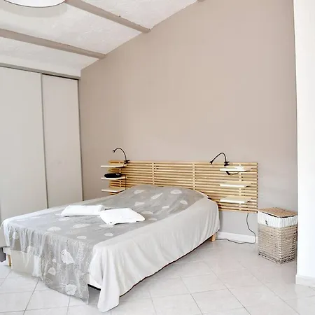 Le Clos Des Chenes Vila